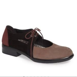 NIB Naot Alisio Velvet Oxford Mary Jane Shoes